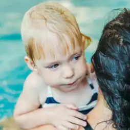 infant swim lessons for busy parents