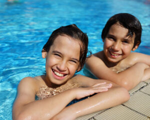 swimming lessons with siblings
